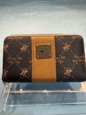 Beverly Hills Polo Club Black and Brown Logo Zip Wallet EUC